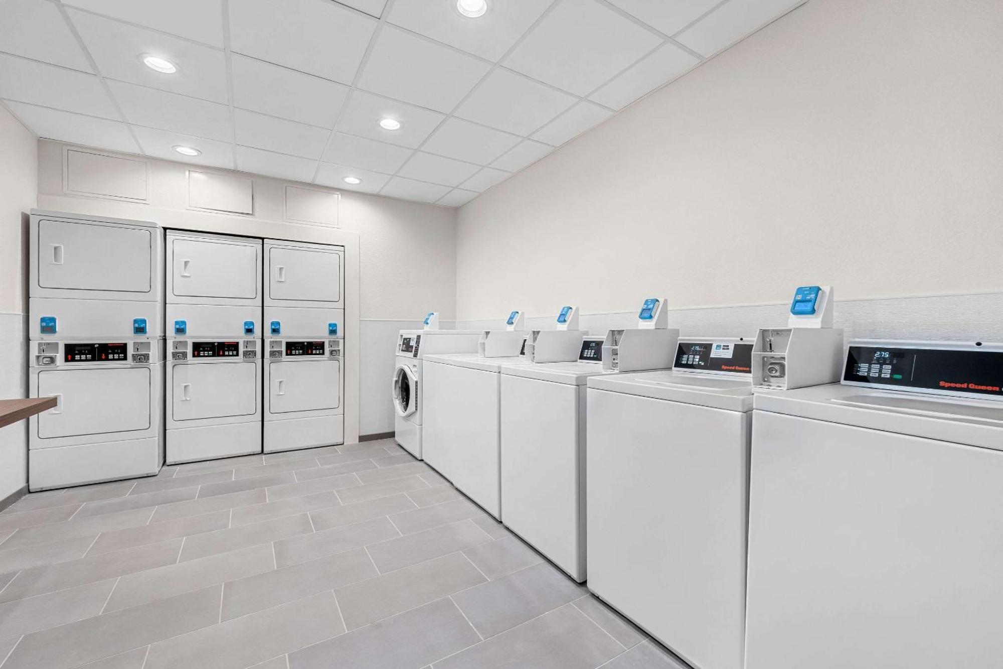 Everhome Suites Fayetteville Near Fort Bragg Dış mekan fotoğraf