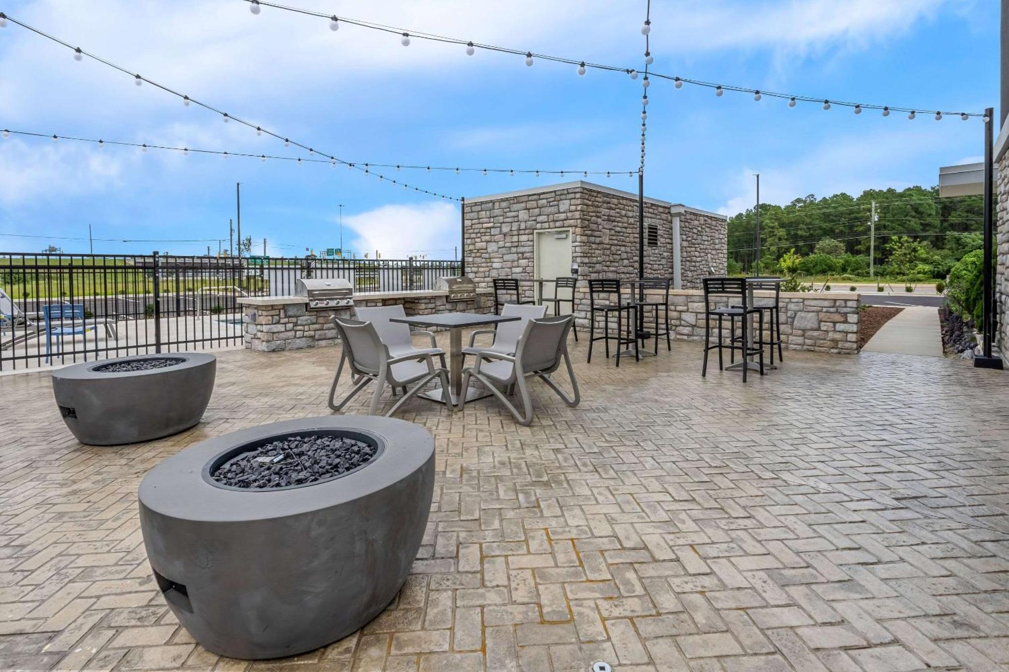 Everhome Suites Fayetteville Near Fort Bragg Dış mekan fotoğraf